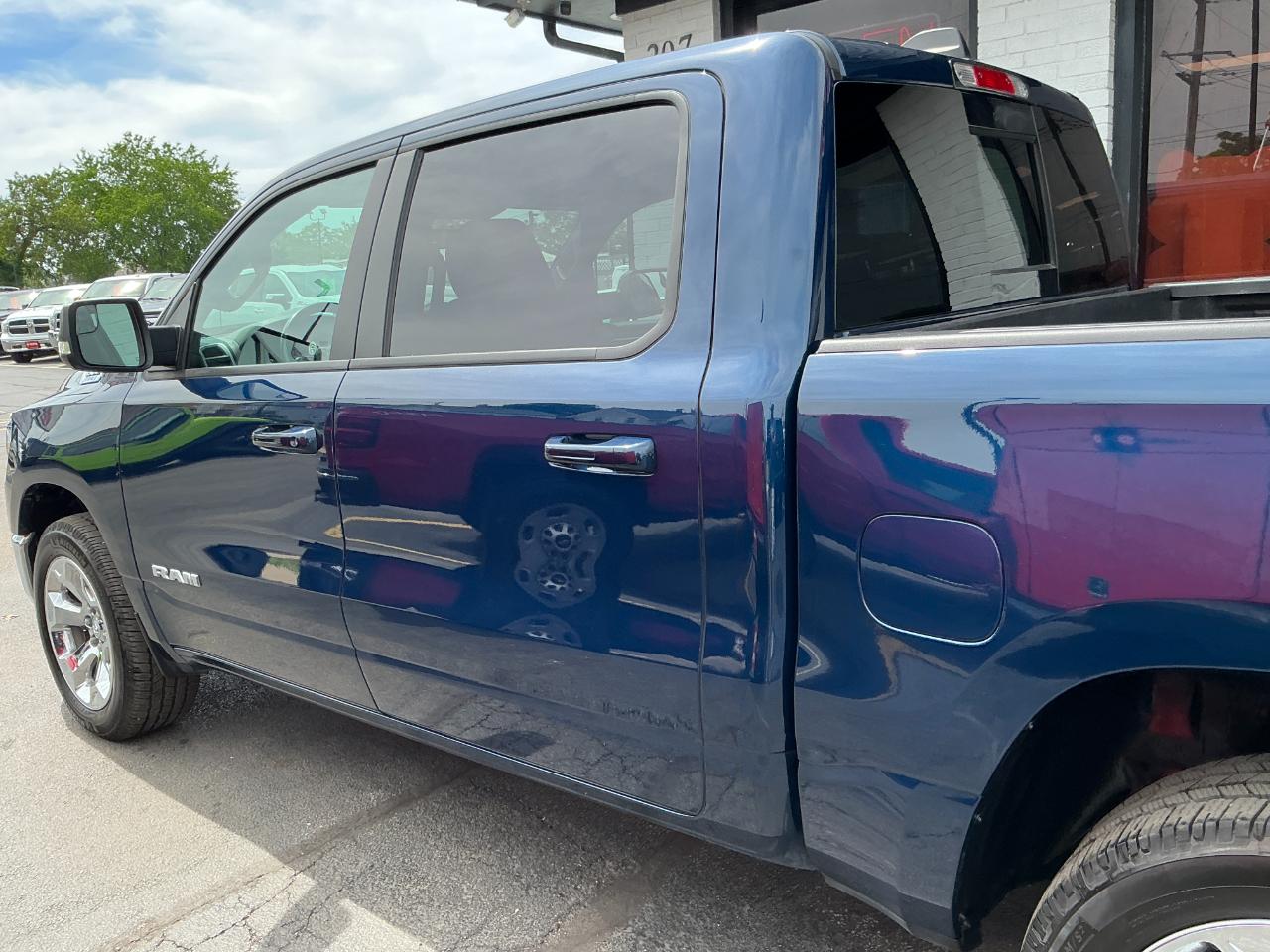 RAM 1500 Big Horn 4x4 Crew Cab 5'7" Box 2022