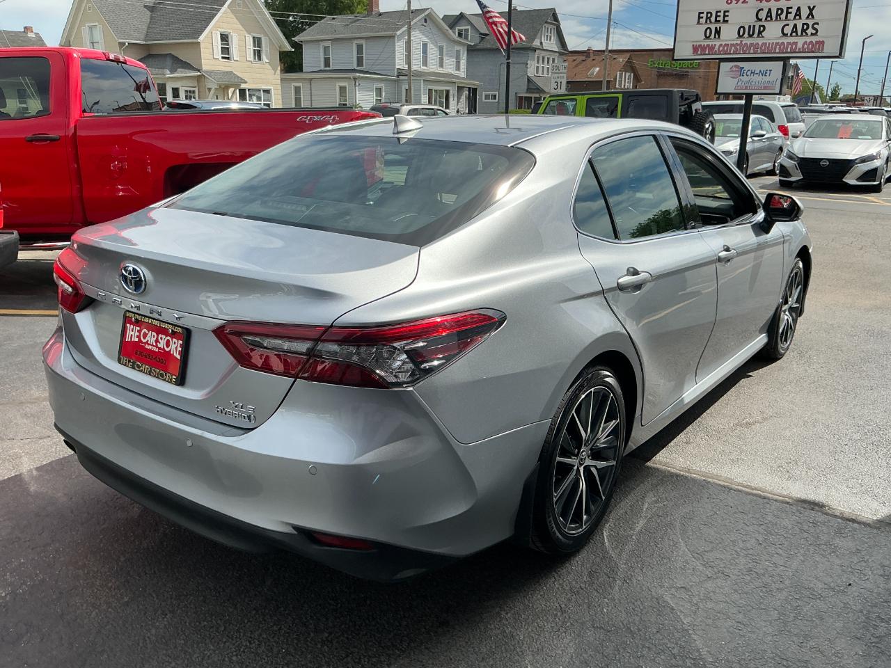 Toyota Camry Hybrid XLE CVT (Natl) 2024