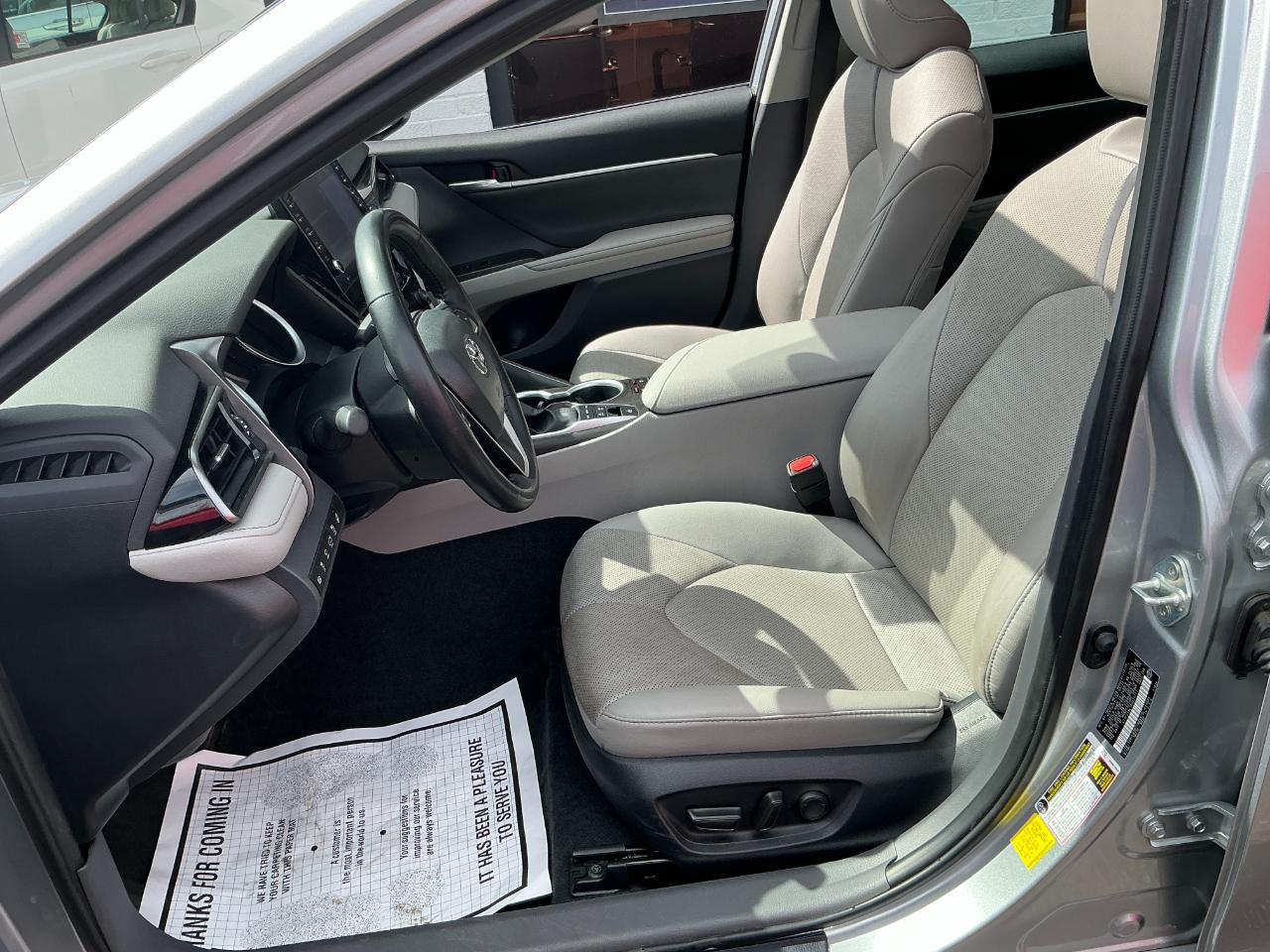 Toyota Camry Hybrid XLE CVT (Natl) 2024