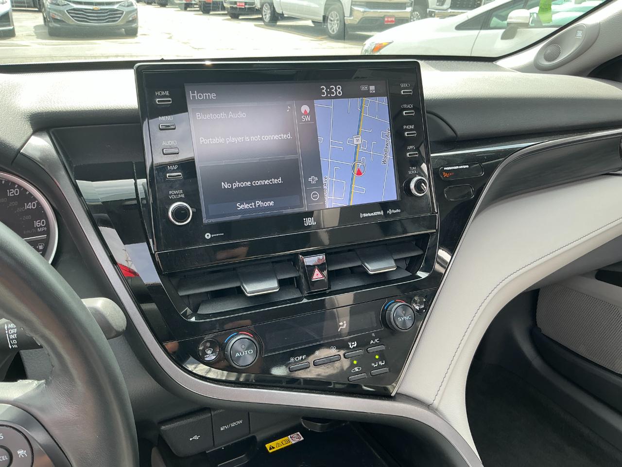 Toyota Camry Hybrid XLE CVT (Natl) 2024