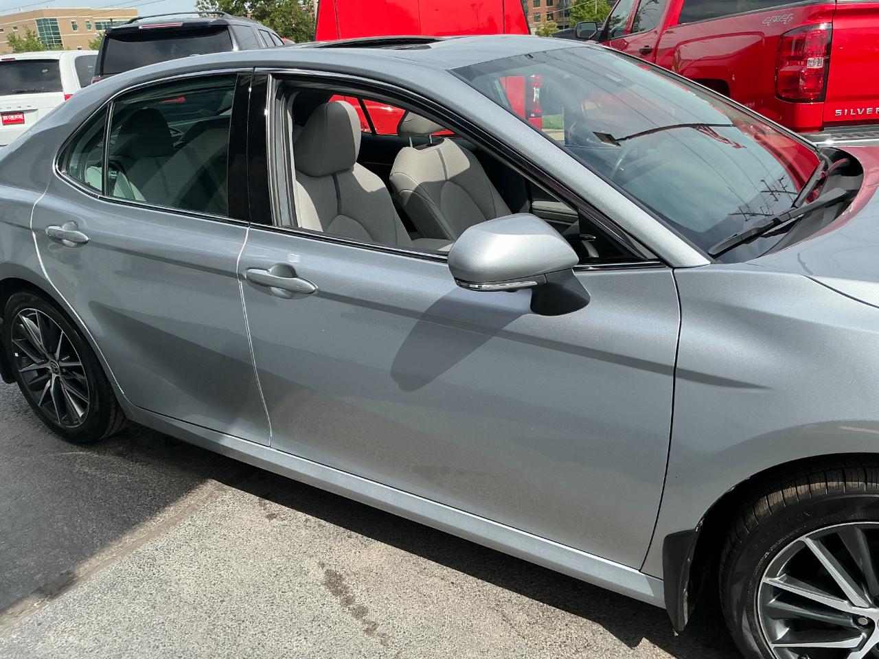 Toyota Camry Hybrid XLE CVT (Natl) 2024