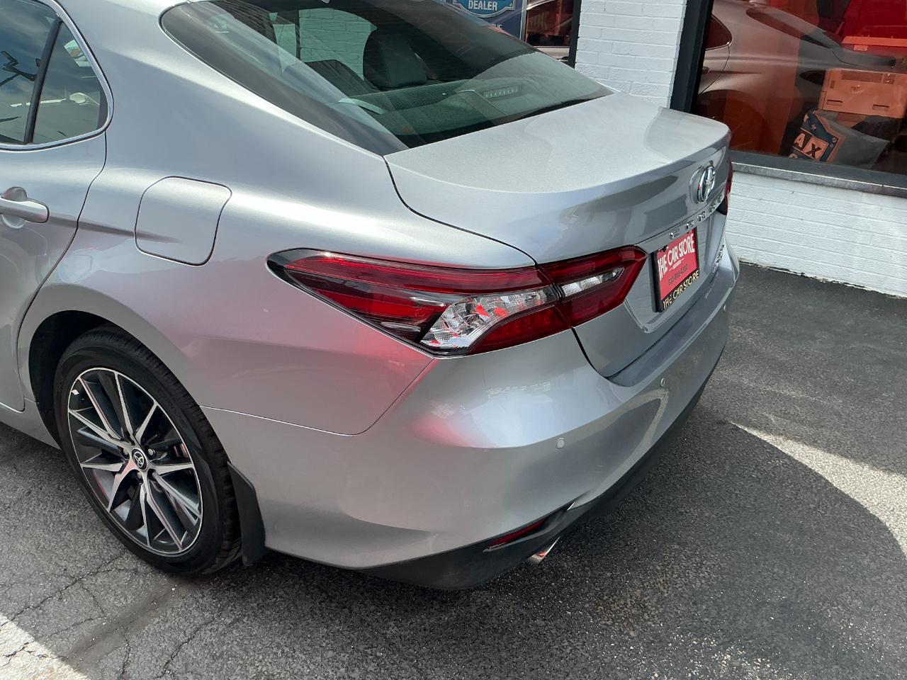 Toyota Camry Hybrid XLE CVT (Natl) 2024