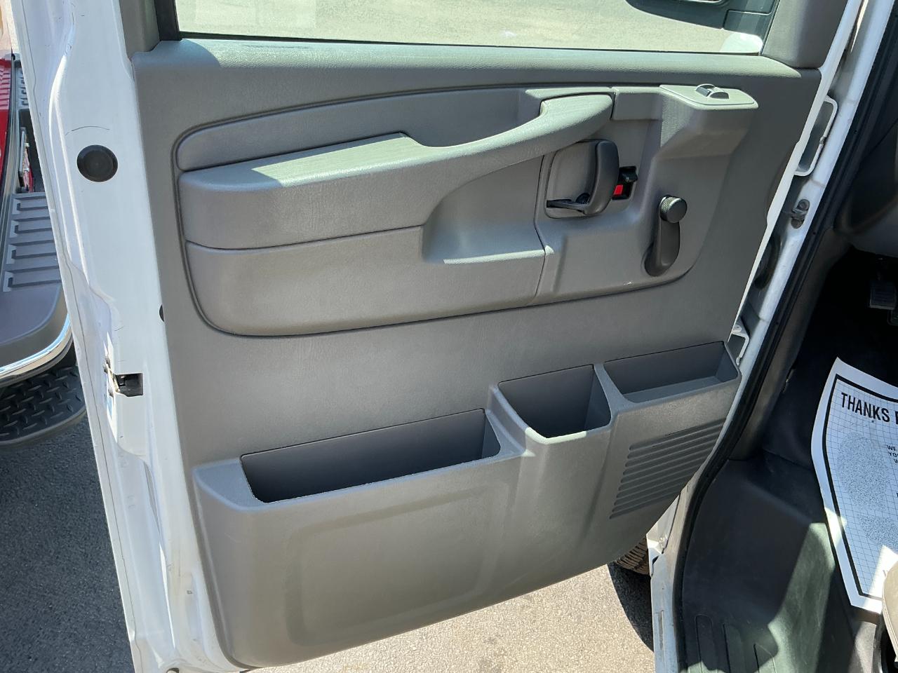 Chevrolet Express Passenger RWD 2500 135" LS 2013