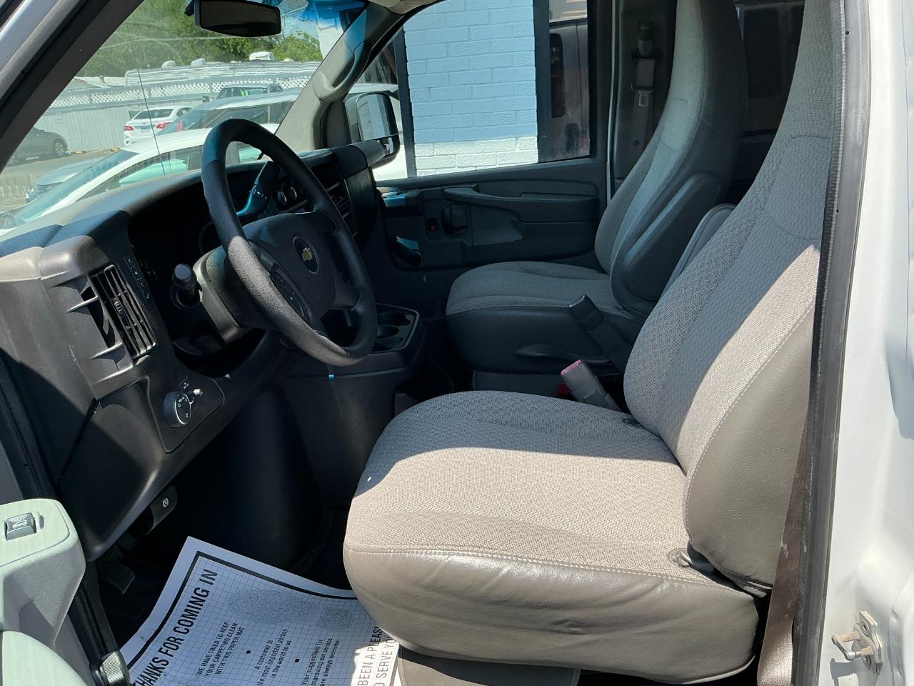 Chevrolet Express Passenger RWD 2500 135" LS 2013