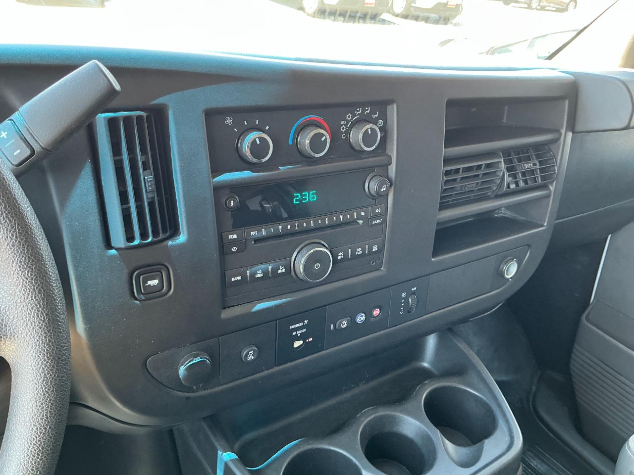 Chevrolet Express Passenger RWD 2500 135" LS 2013