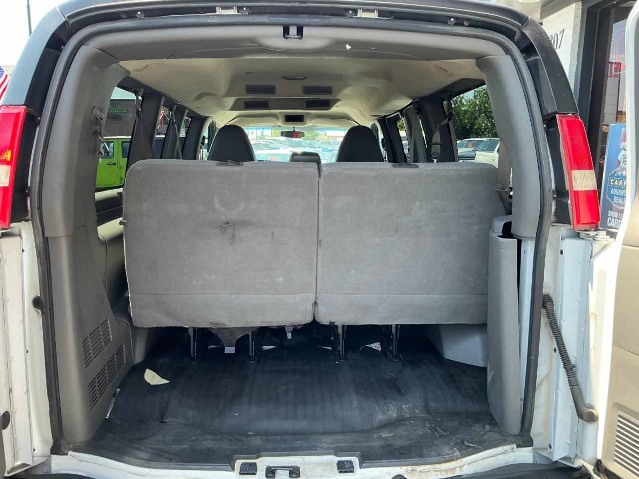 Chevrolet Express Passenger RWD 2500 135" LS 2013