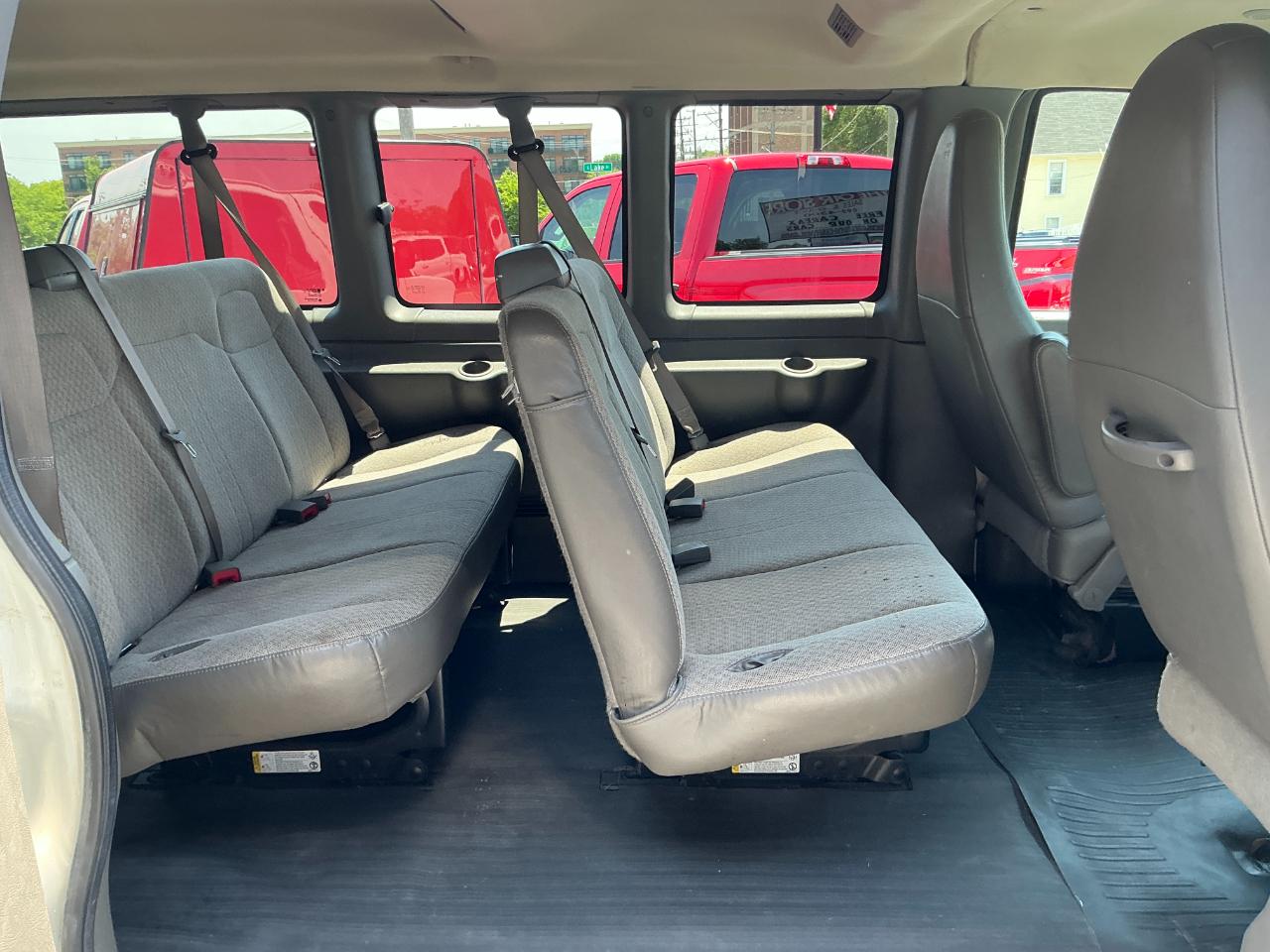 Chevrolet Express Passenger RWD 2500 135" LS 2013