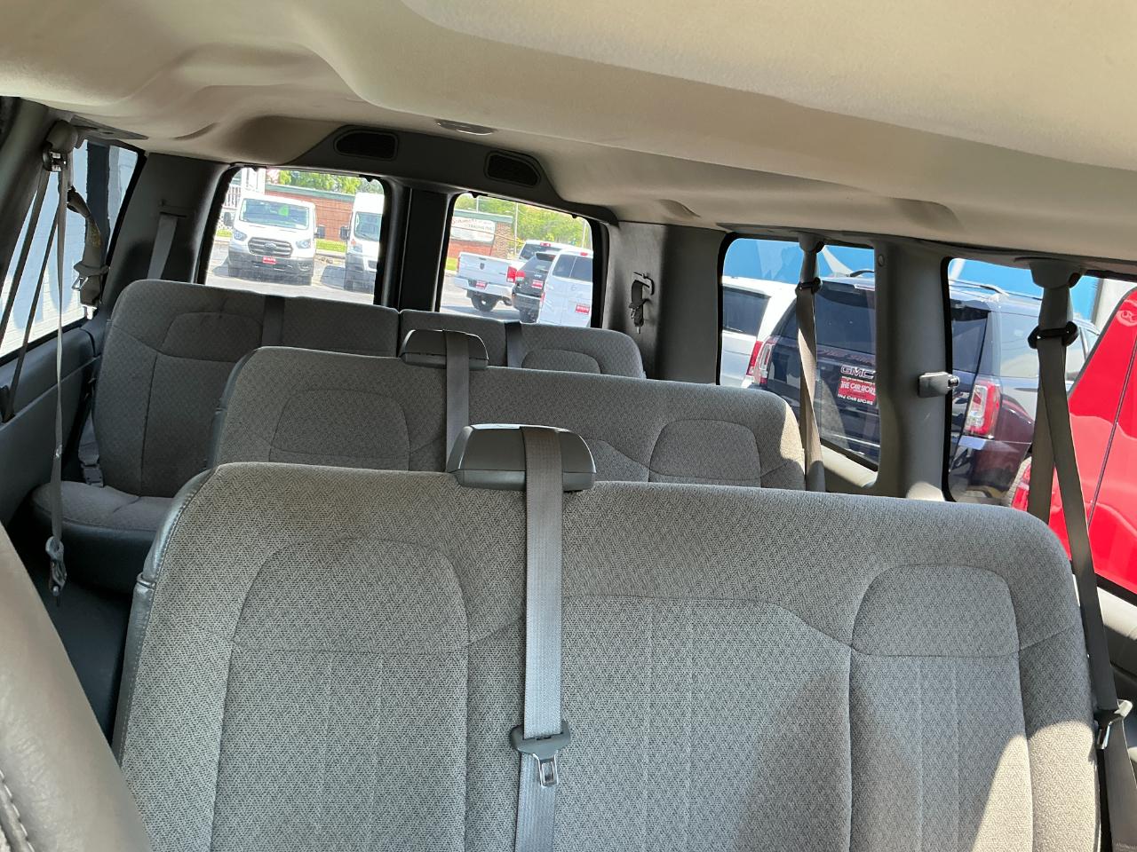 Chevrolet Express Passenger RWD 2500 135" LS 2013