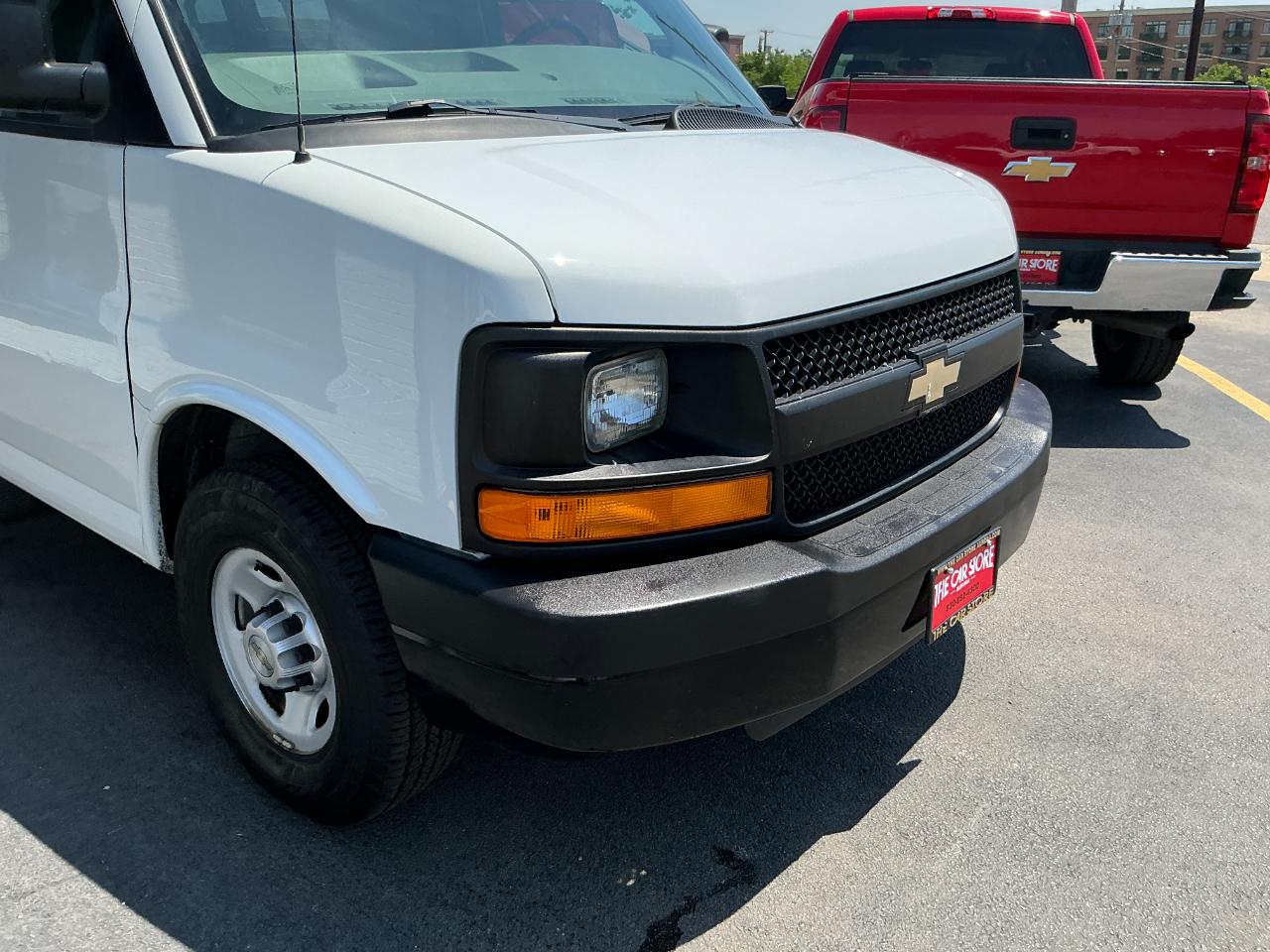 Chevrolet Express Passenger RWD 2500 135" LS 2013