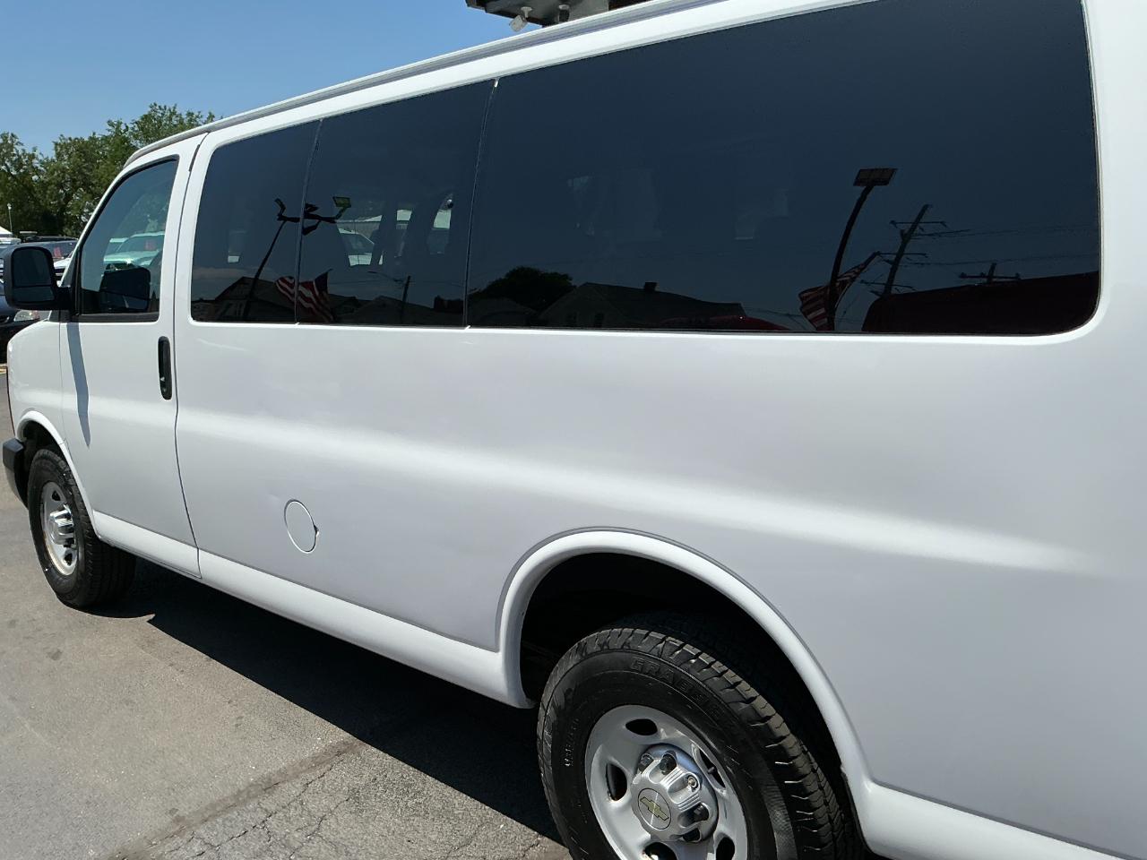 Chevrolet Express Passenger RWD 2500 135" LS 2013