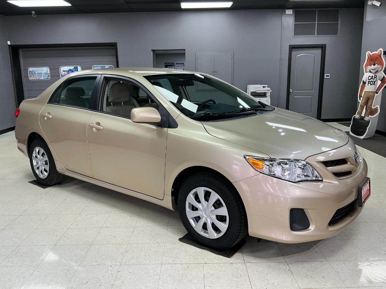 Toyota Corolla 4dr Sdn Auto LE (Natl) 2011