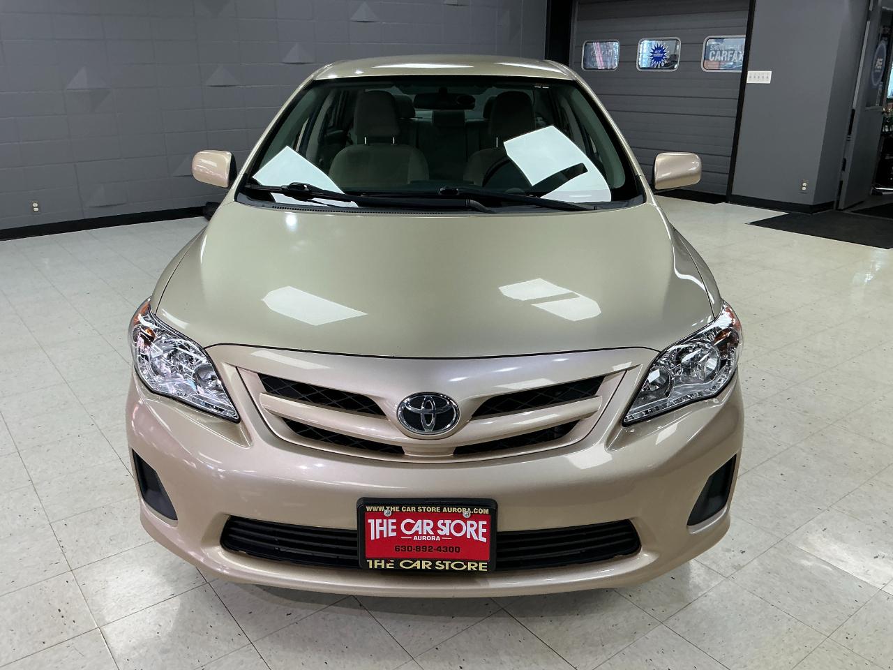 Toyota Corolla 4dr Sdn Auto LE (Natl) 2011