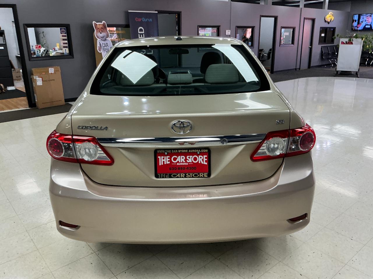Toyota Corolla 4dr Sdn Auto LE (Natl) 2011