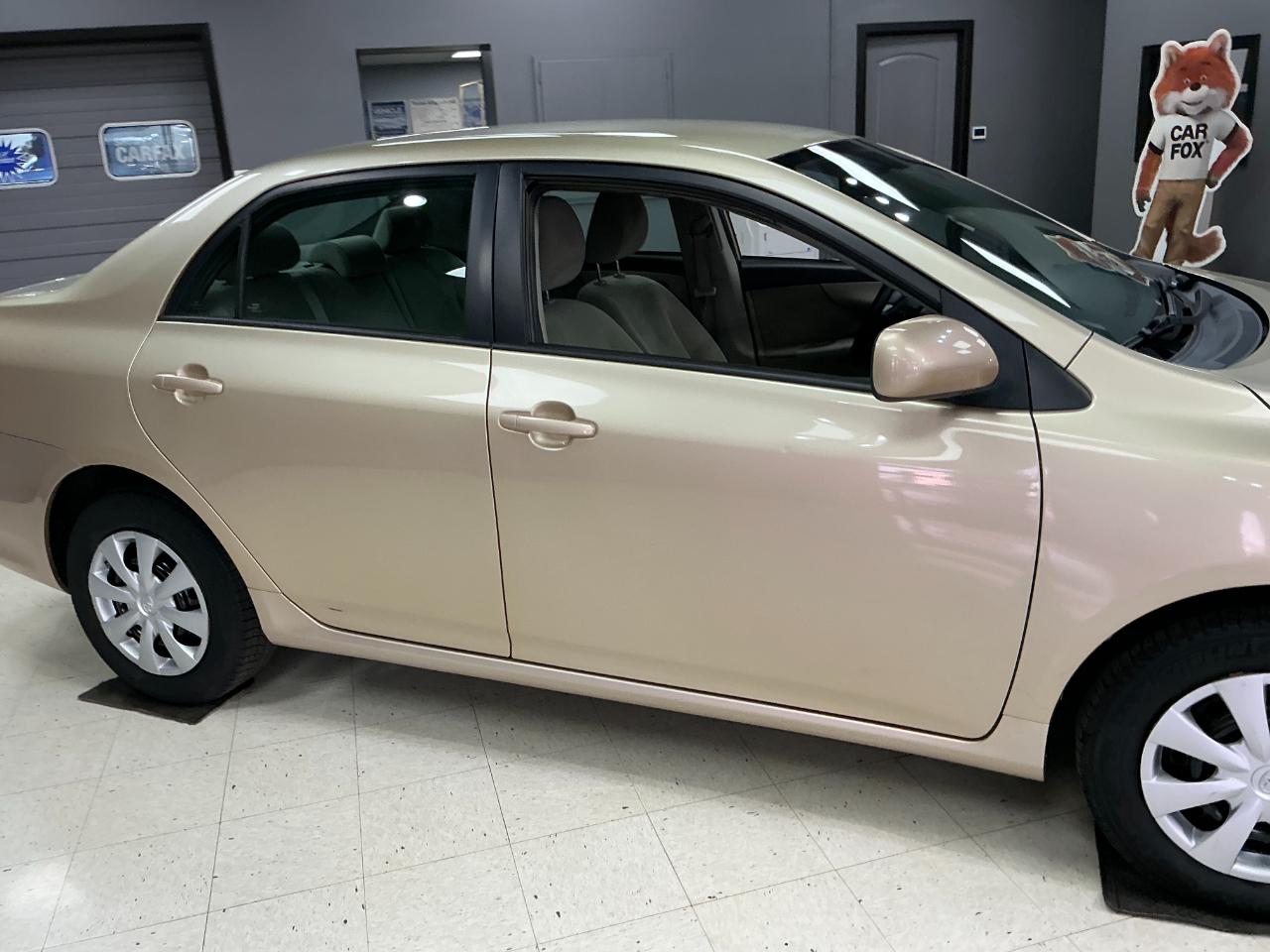 Toyota Corolla 4dr Sdn Auto LE (Natl) 2011