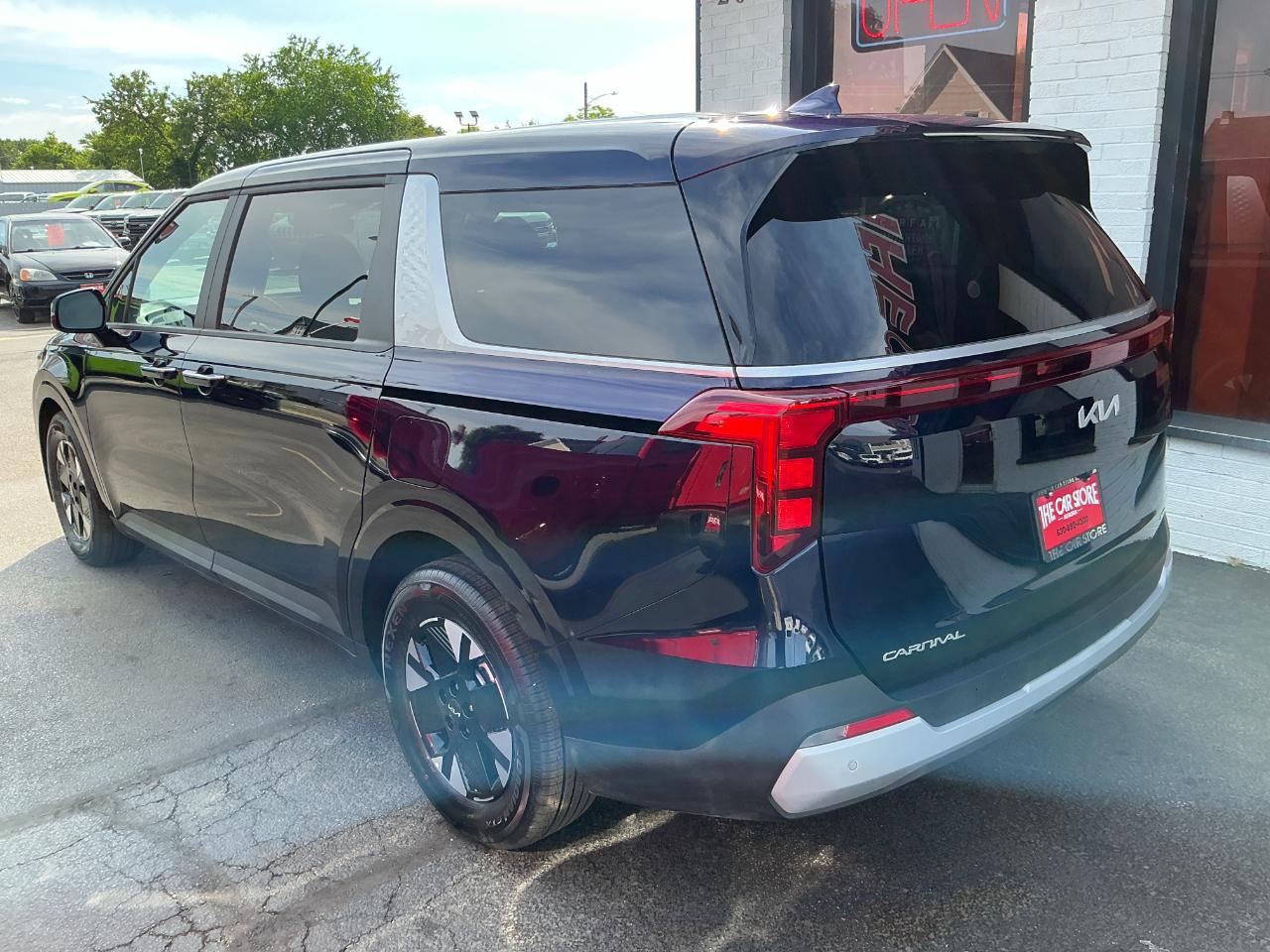 Kia Carnival Hybrid LXS FWD 2026
