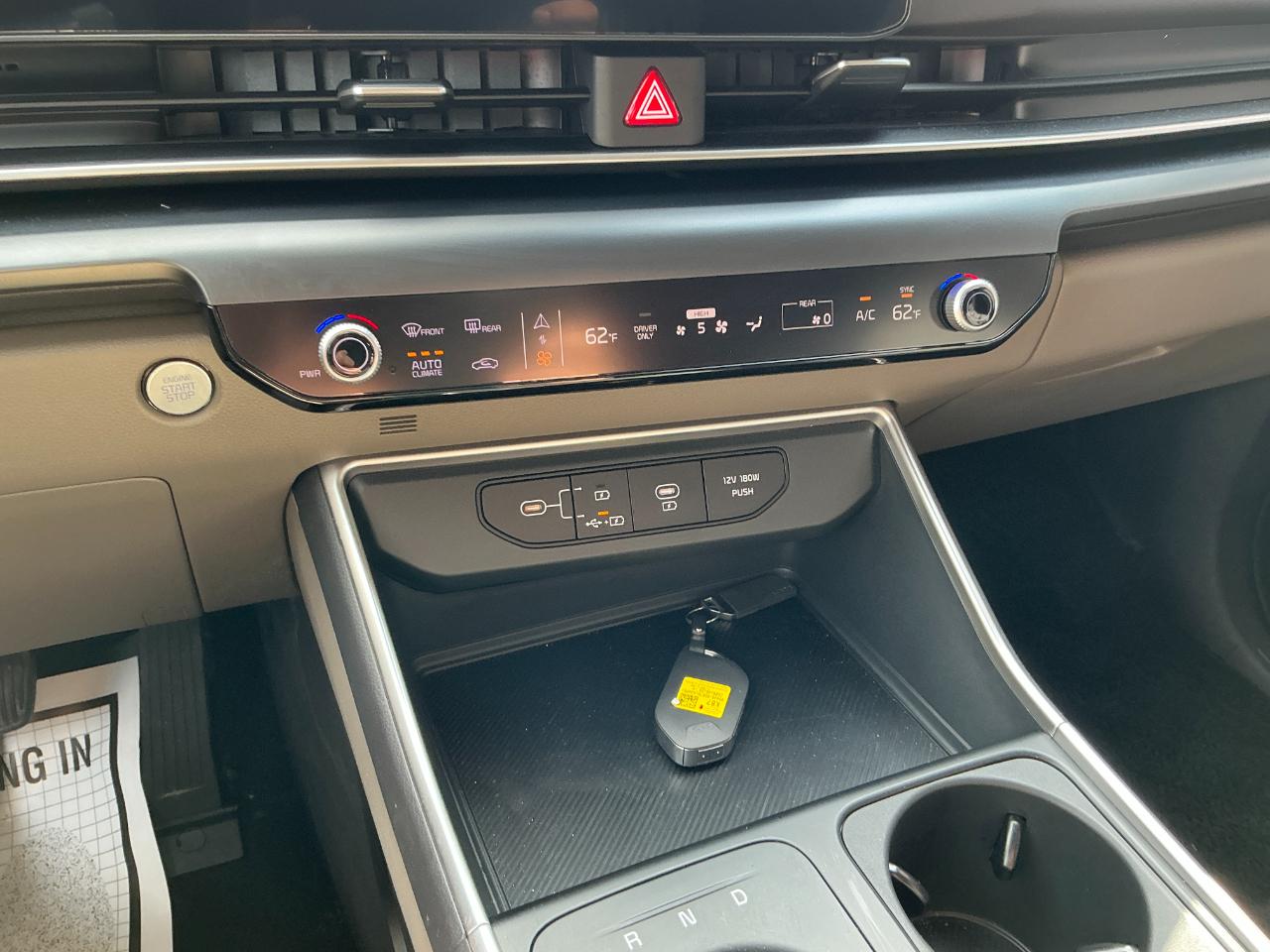 Kia Carnival Hybrid LXS FWD 2026