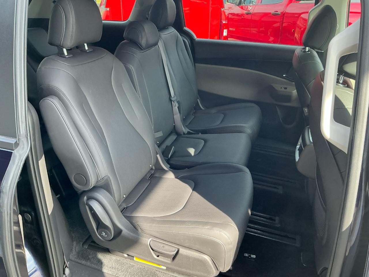 Kia Carnival Hybrid LXS FWD 2026