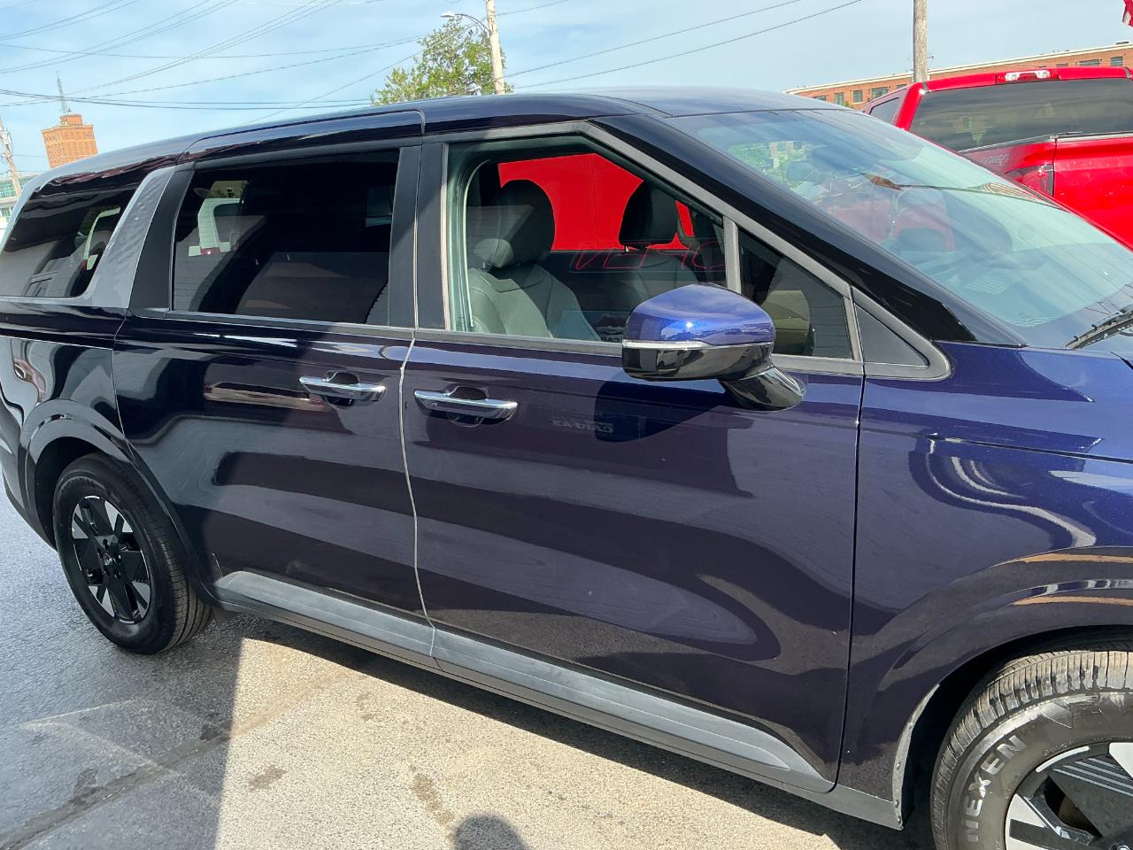 Kia Carnival Hybrid LXS FWD 2026