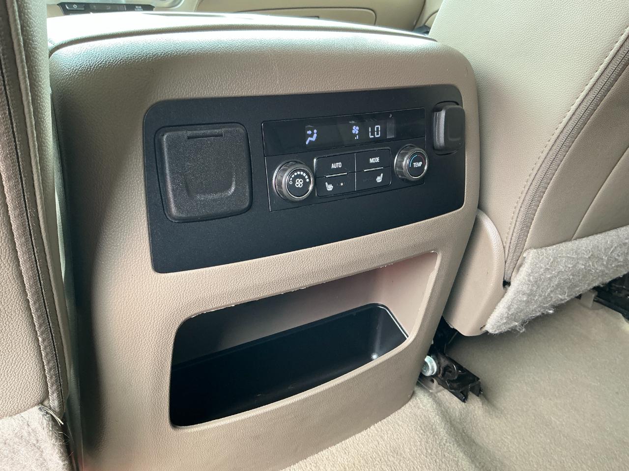 GMC Yukon XL 4WD 4dr SLT 2019