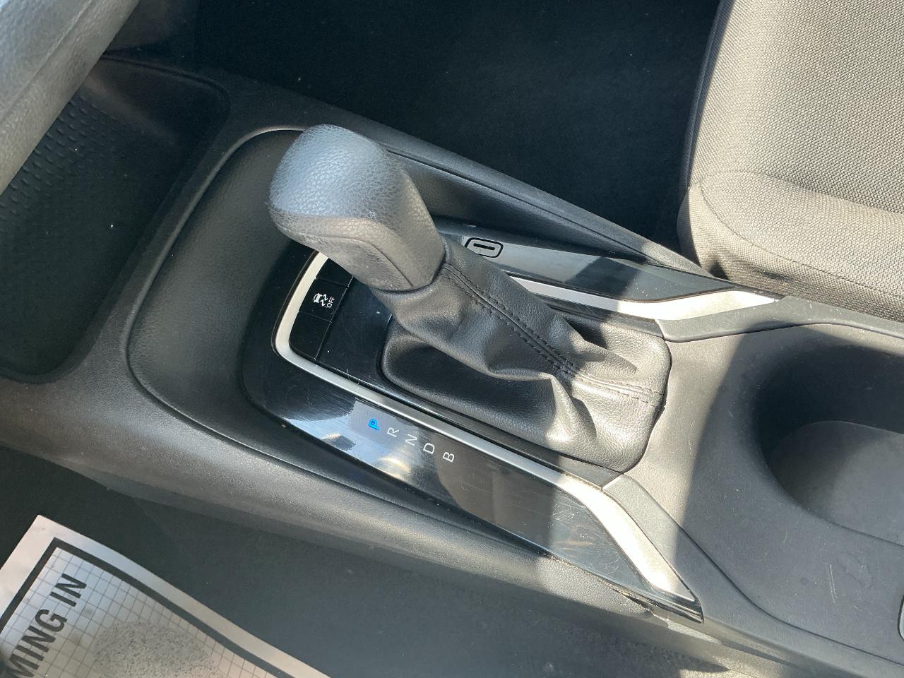Toyota Corolla LE CVT (Natl) 2024