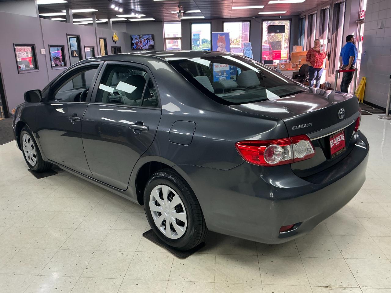 Toyota Corolla 4dr Sdn Auto LE (Natl) 2011
