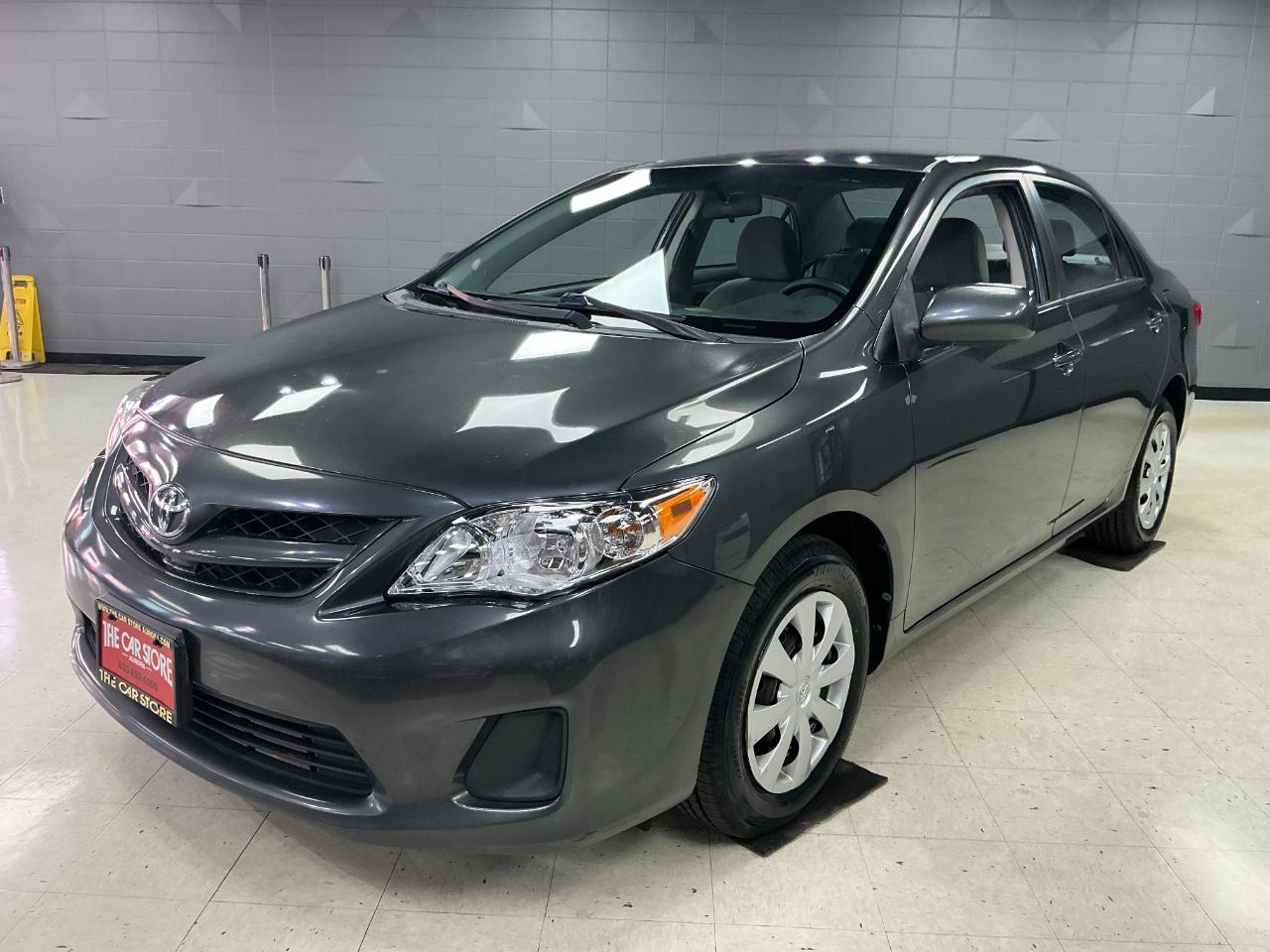 Toyota Corolla 4dr Sdn Auto LE (Natl) 2011