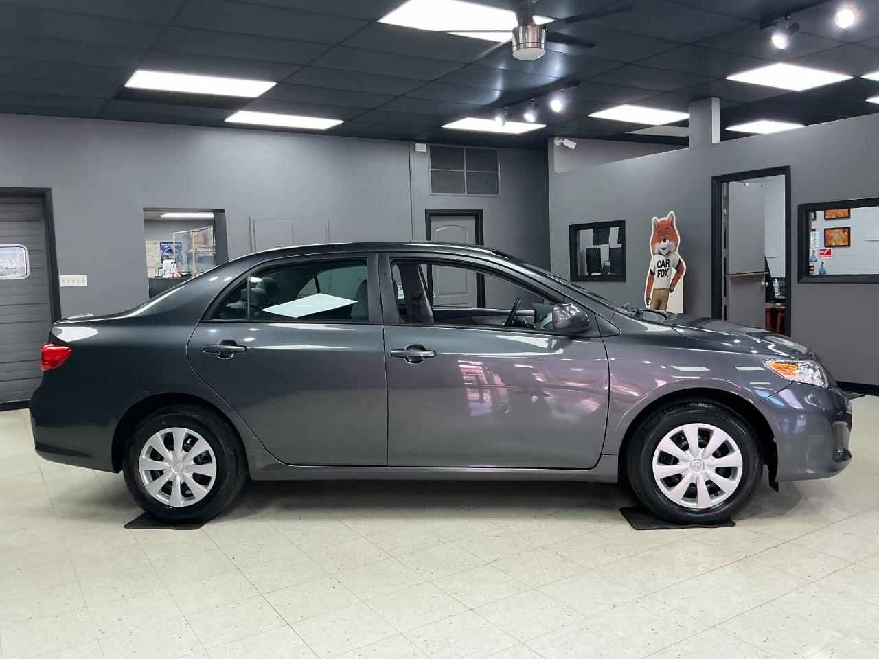 Toyota Corolla 4dr Sdn Auto LE (Natl) 2011