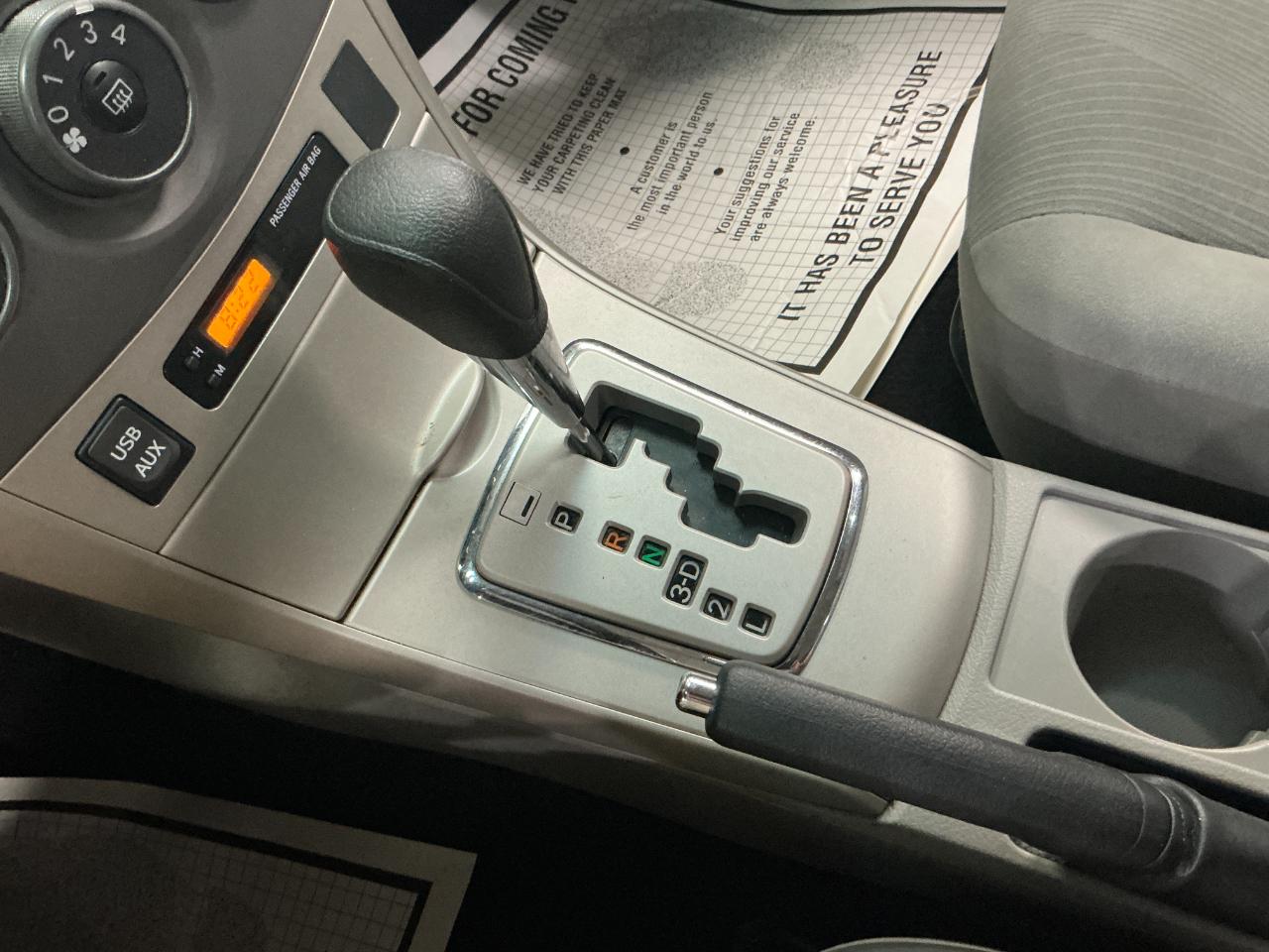 Toyota Corolla 4dr Sdn Auto LE (Natl) 2011