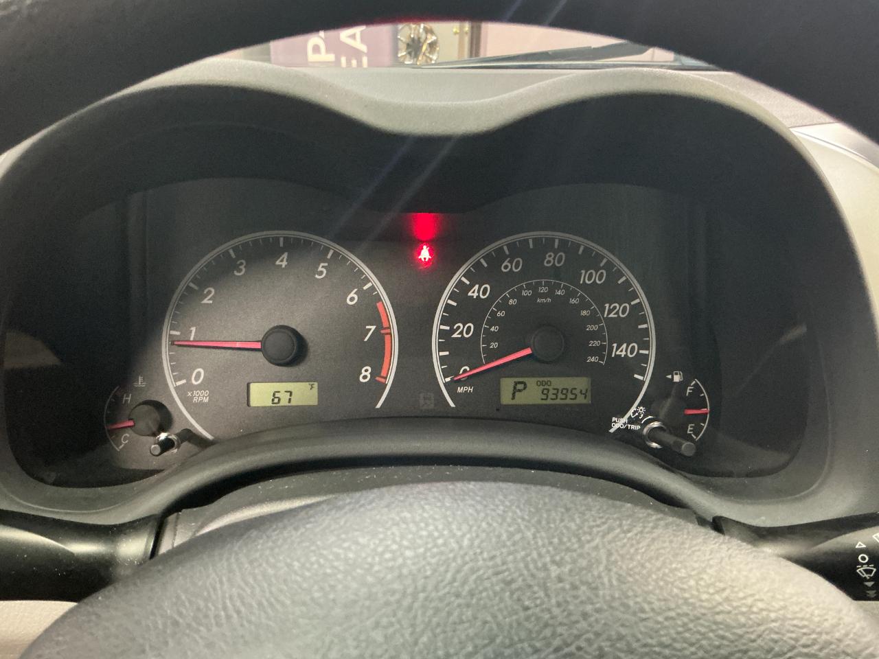 Toyota Corolla 4dr Sdn Auto LE (Natl) 2011