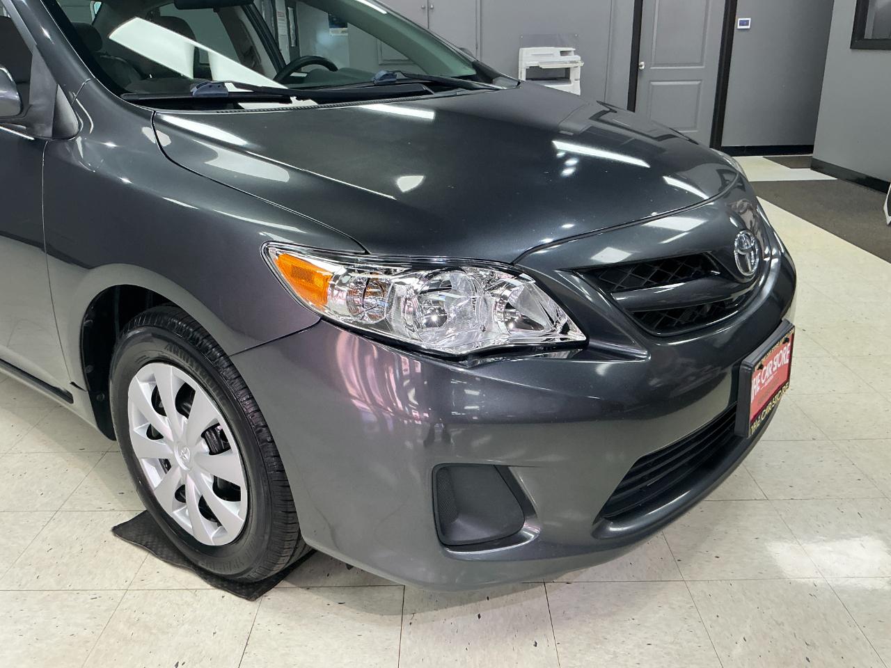 Toyota Corolla 4dr Sdn Auto LE (Natl) 2011