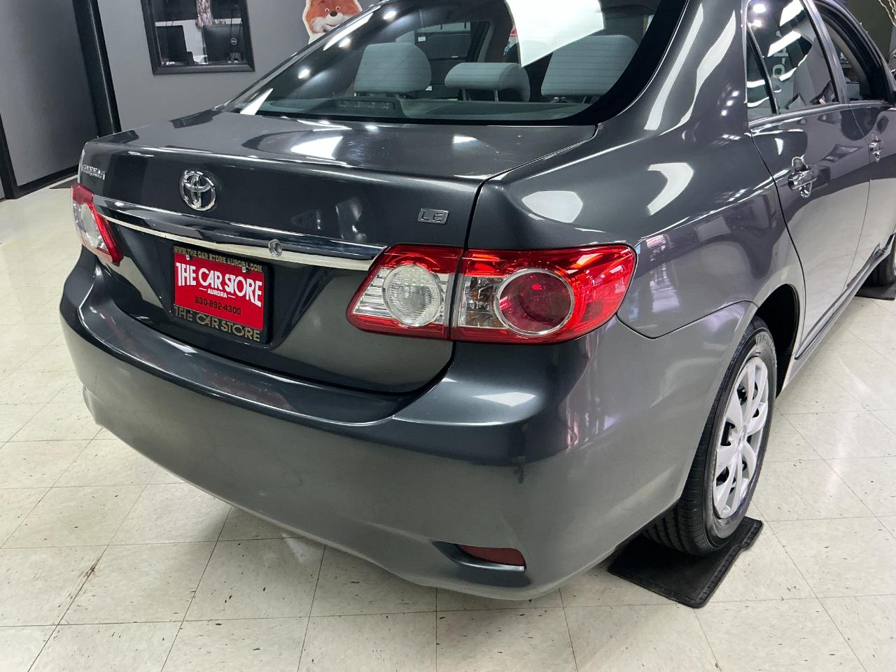 Toyota Corolla 4dr Sdn Auto LE (Natl) 2011