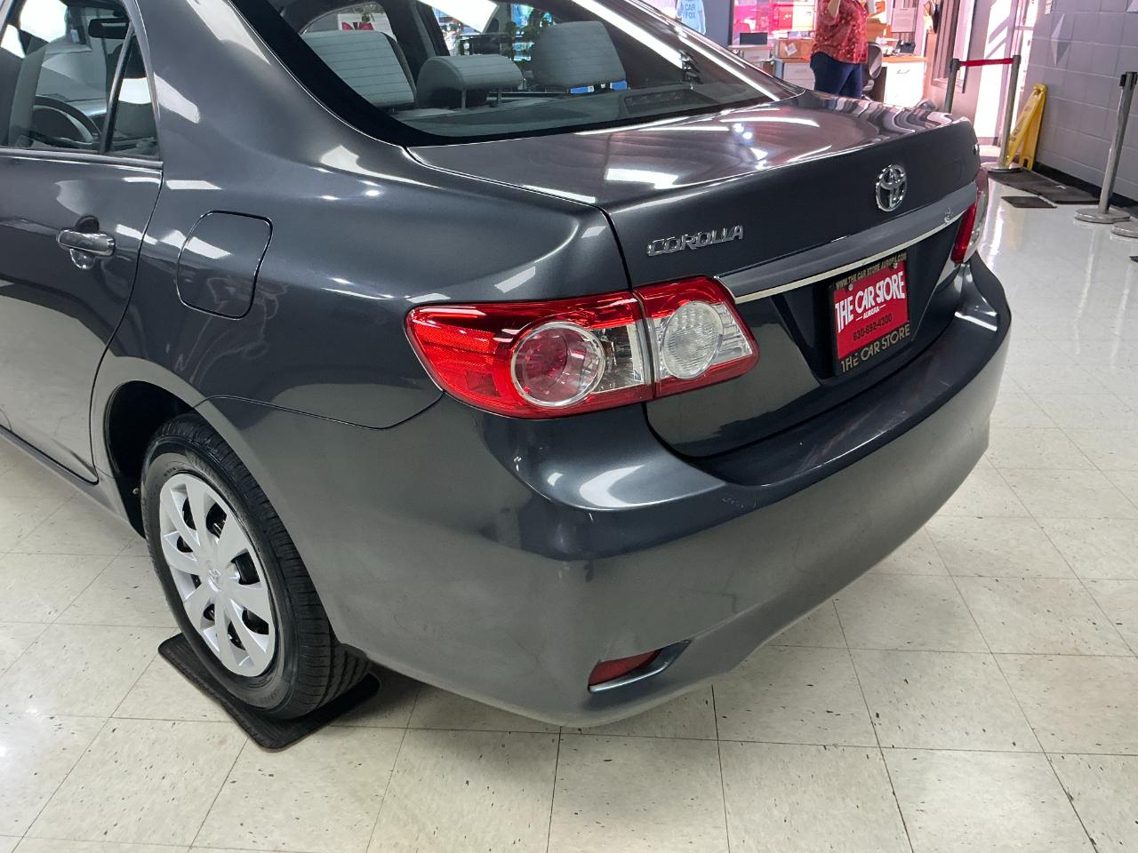 Toyota Corolla 4dr Sdn Auto LE (Natl) 2011