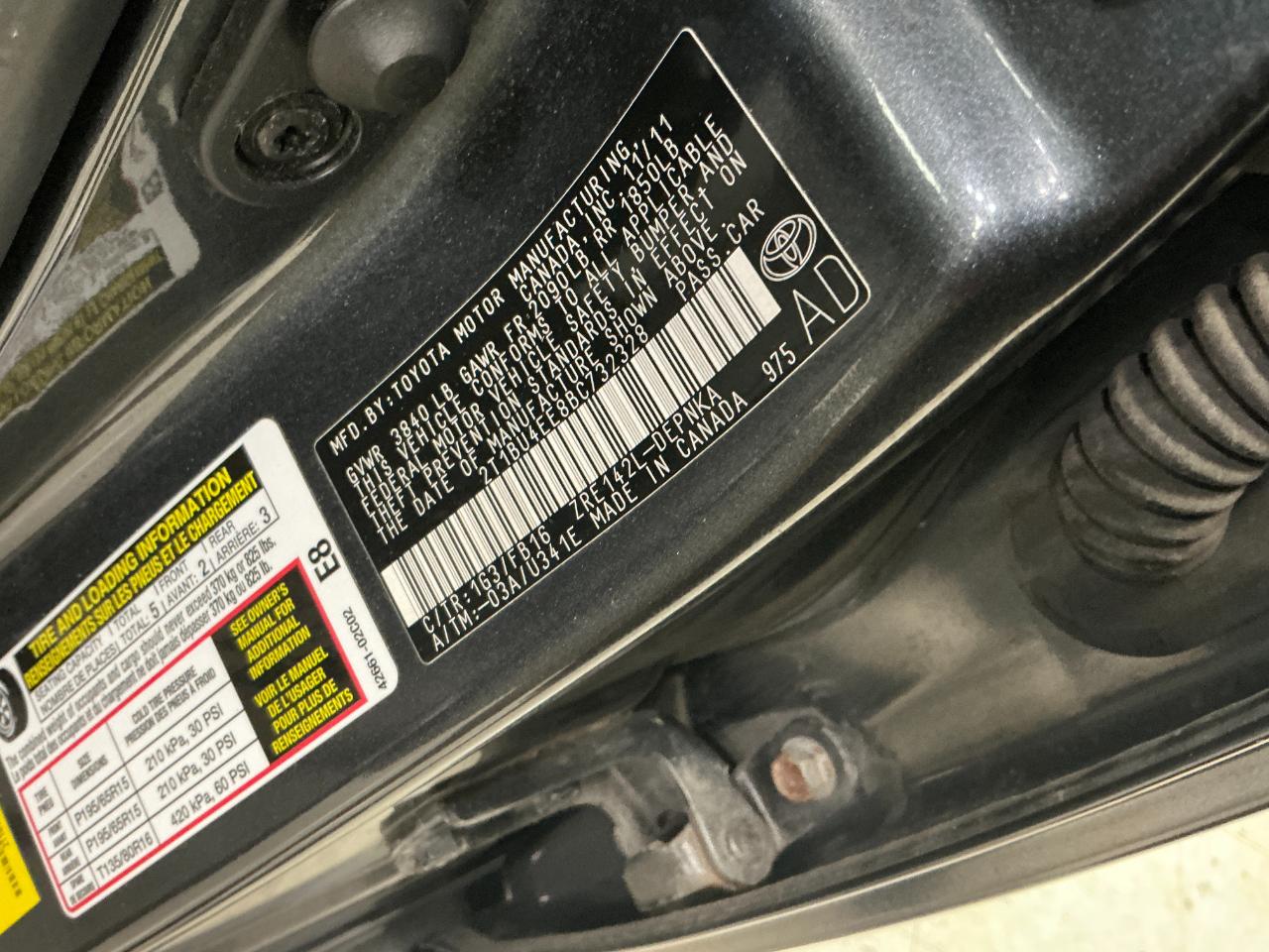 Toyota Corolla 4dr Sdn Auto LE (Natl) 2011