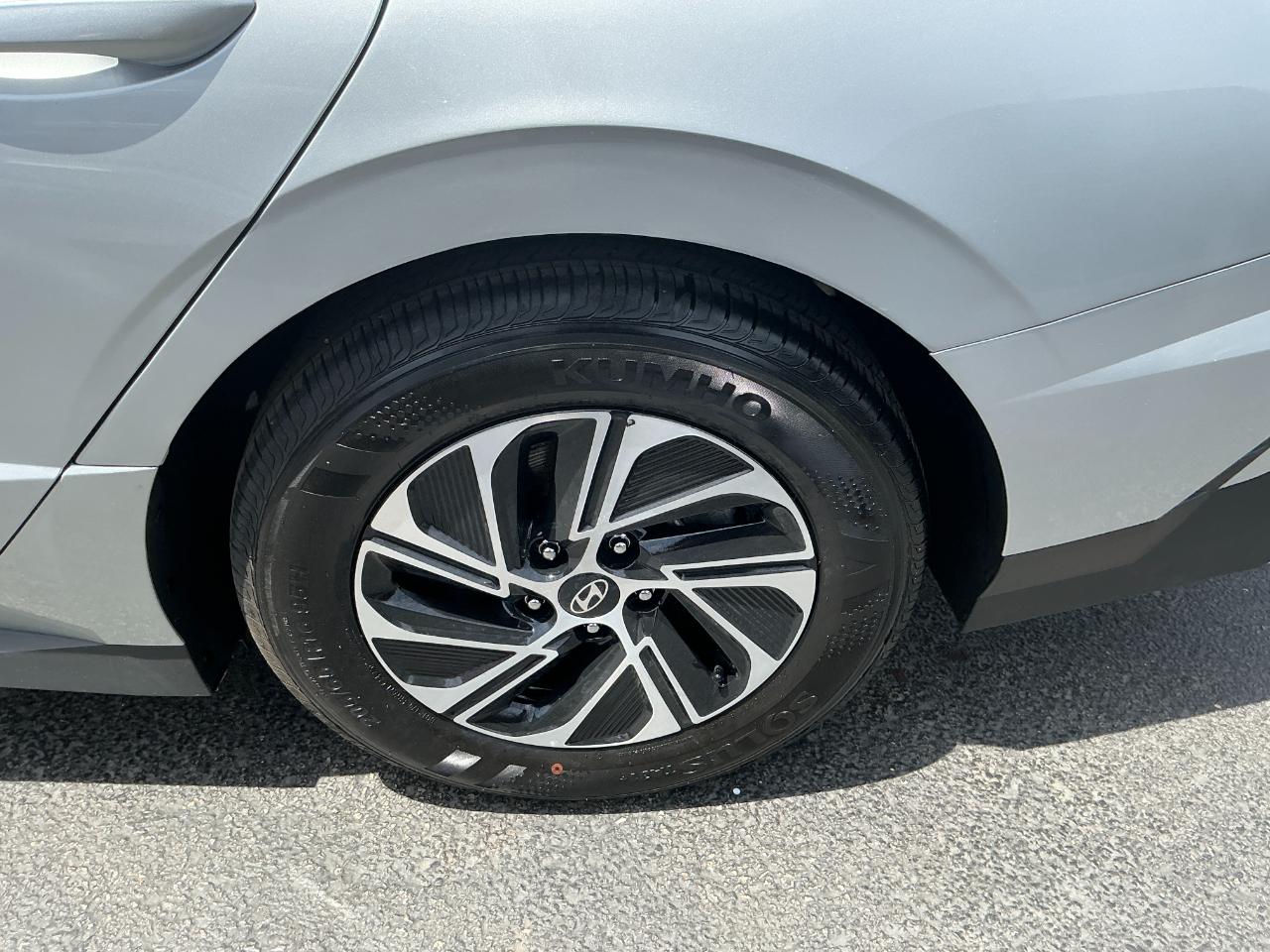 Hyundai Sonata Hybrid Blue FWD 2026