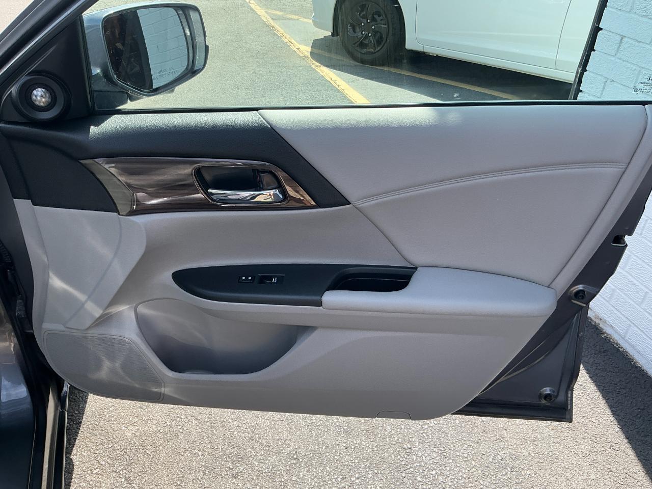 Honda Accord Sedan EX-L CVT w/Navi & Honda Sensing 2017