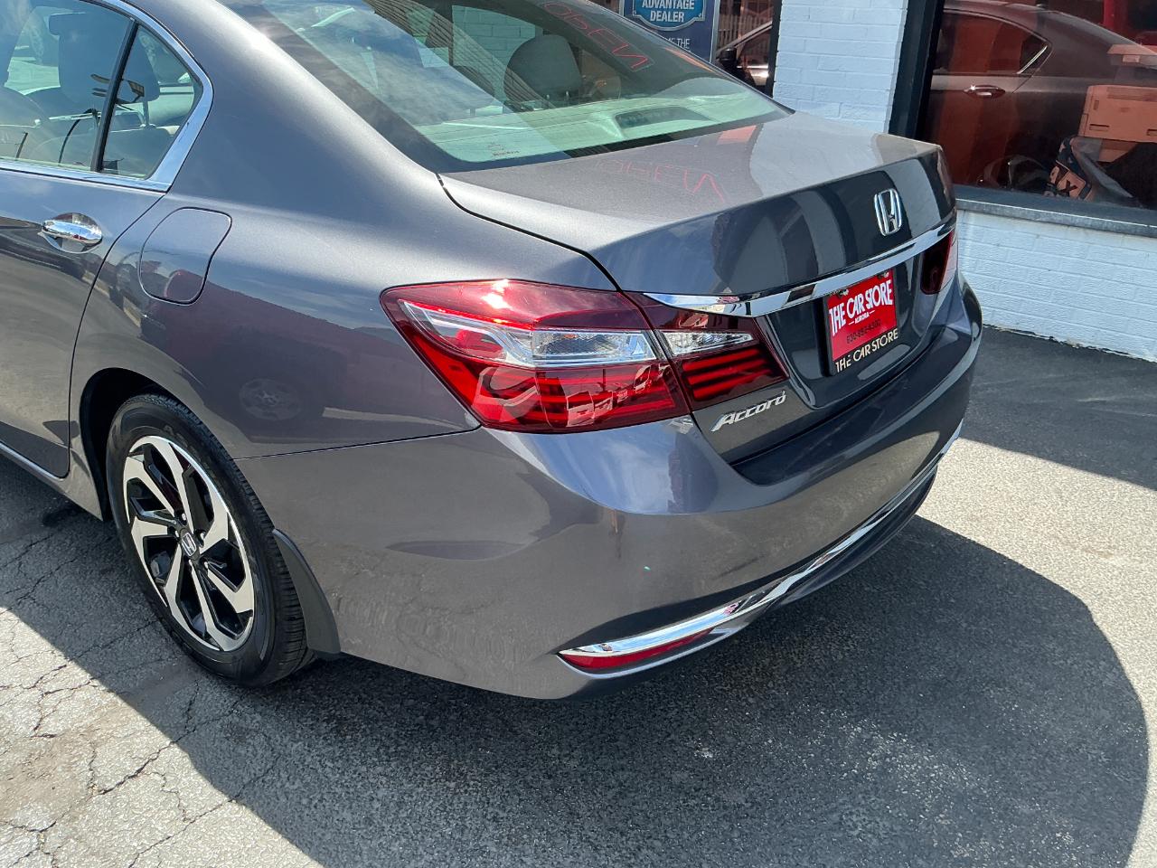 Honda Accord Sedan EX-L CVT w/Navi & Honda Sensing 2017