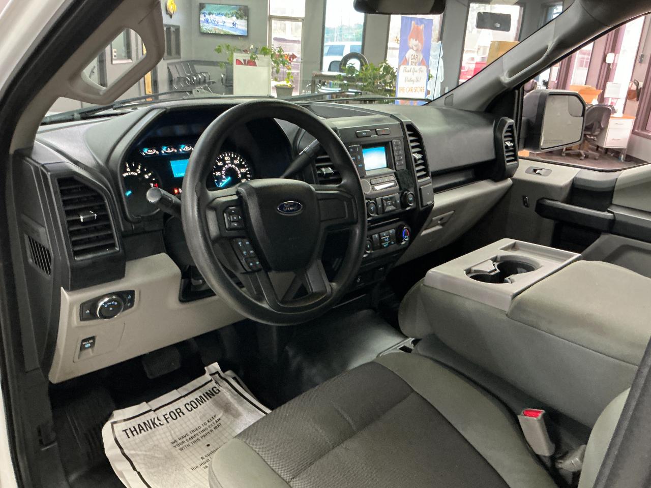 Ford F-150 2WD Reg Cab 141" XL 2015