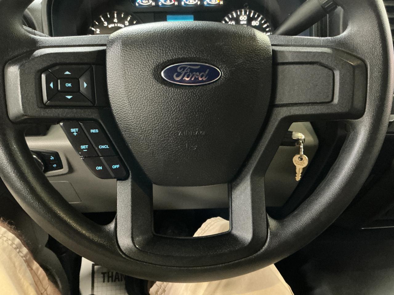 Ford F-150 2WD Reg Cab 141" XL 2015