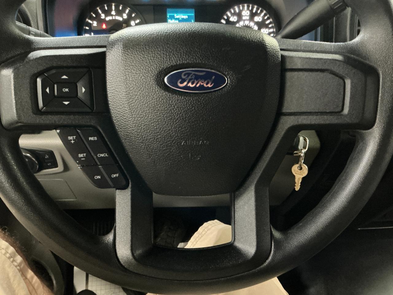 Ford F-150 2WD Reg Cab 141" XL 2015