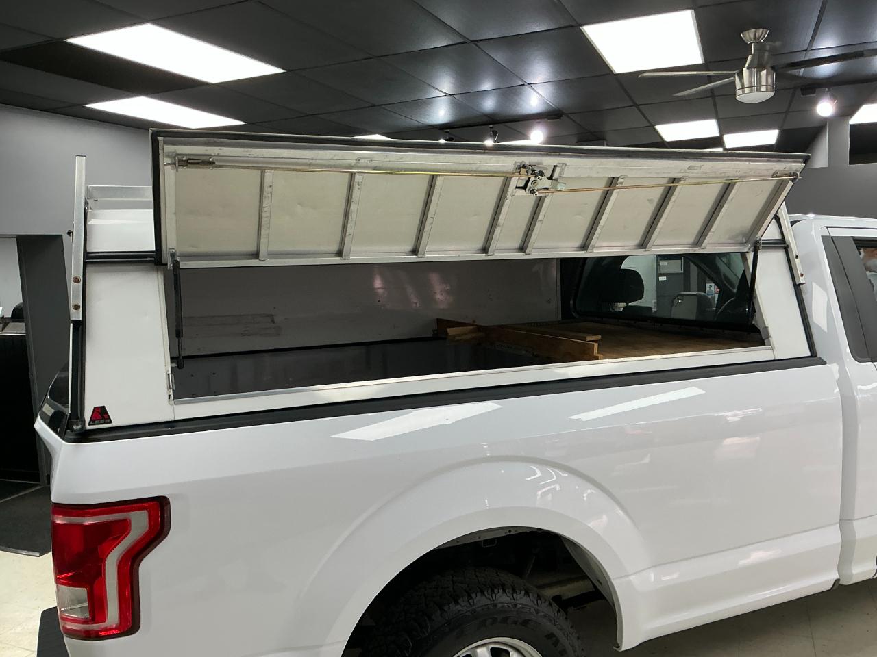 Ford F-150 2WD Reg Cab 141" XL 2015