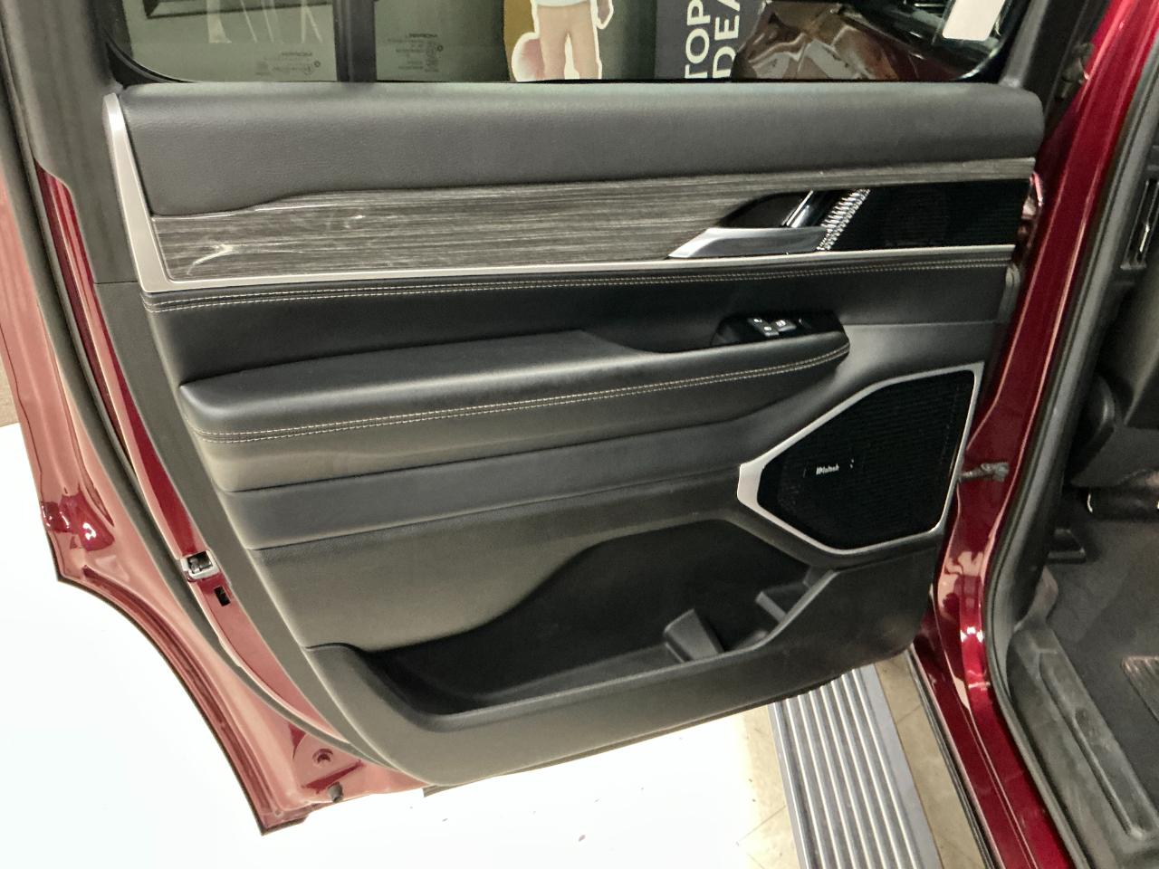 Jeep Wagoneer Series III 4x4 2022
