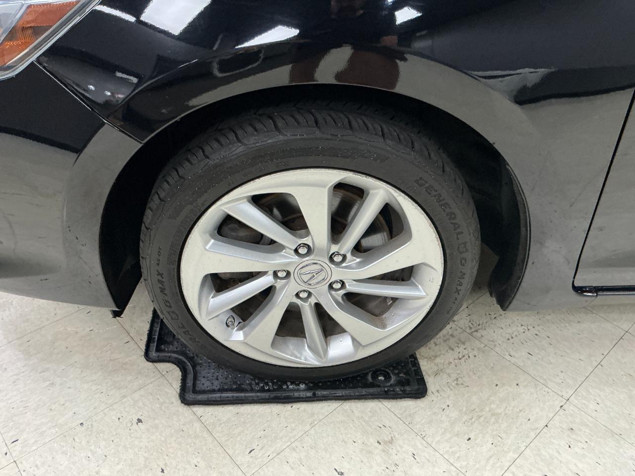 Acura ILX 4dr Sdn w/Technology Plus Pkg 2016