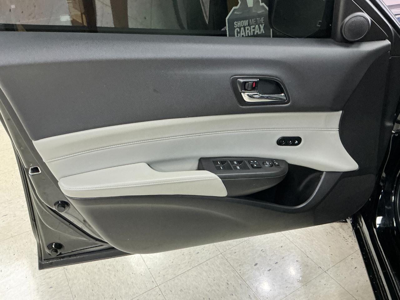 Acura ILX 4dr Sdn w/Technology Plus Pkg 2016
