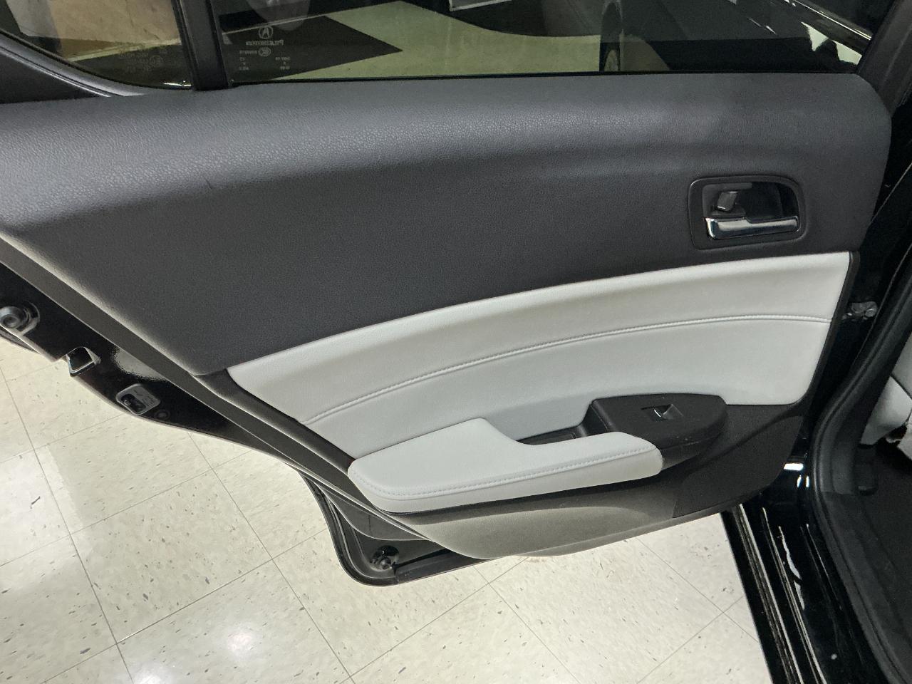 Acura ILX 4dr Sdn w/Technology Plus Pkg 2016