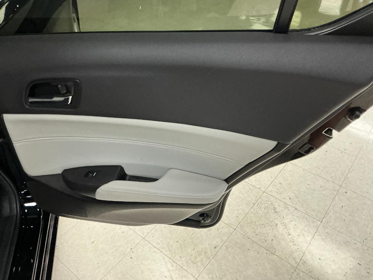Acura ILX 4dr Sdn w/Technology Plus Pkg 2016