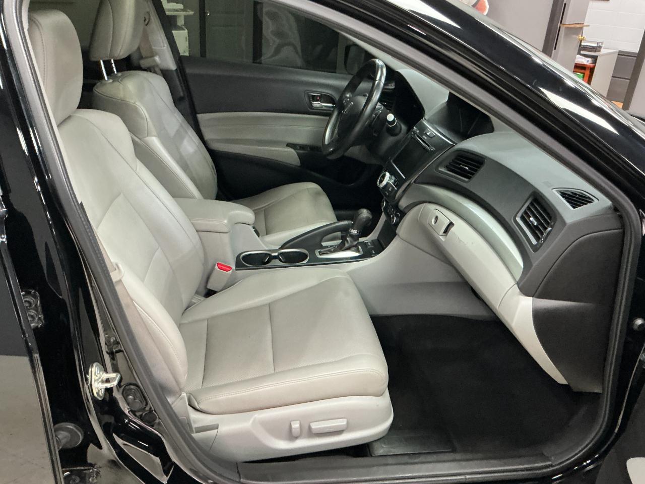 Acura ILX 4dr Sdn w/Technology Plus Pkg 2016
