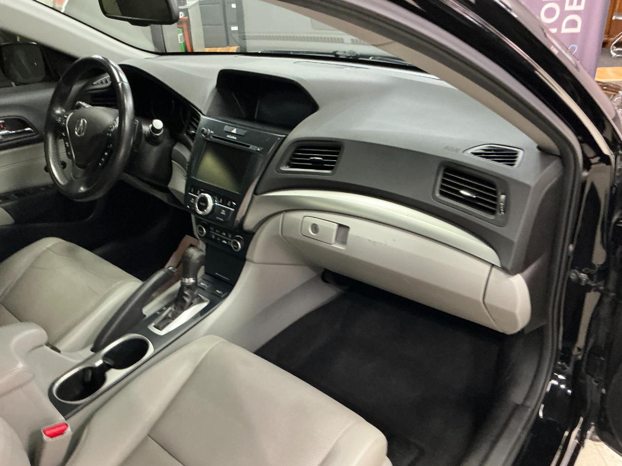 Acura ILX 4dr Sdn w/Technology Plus Pkg 2016