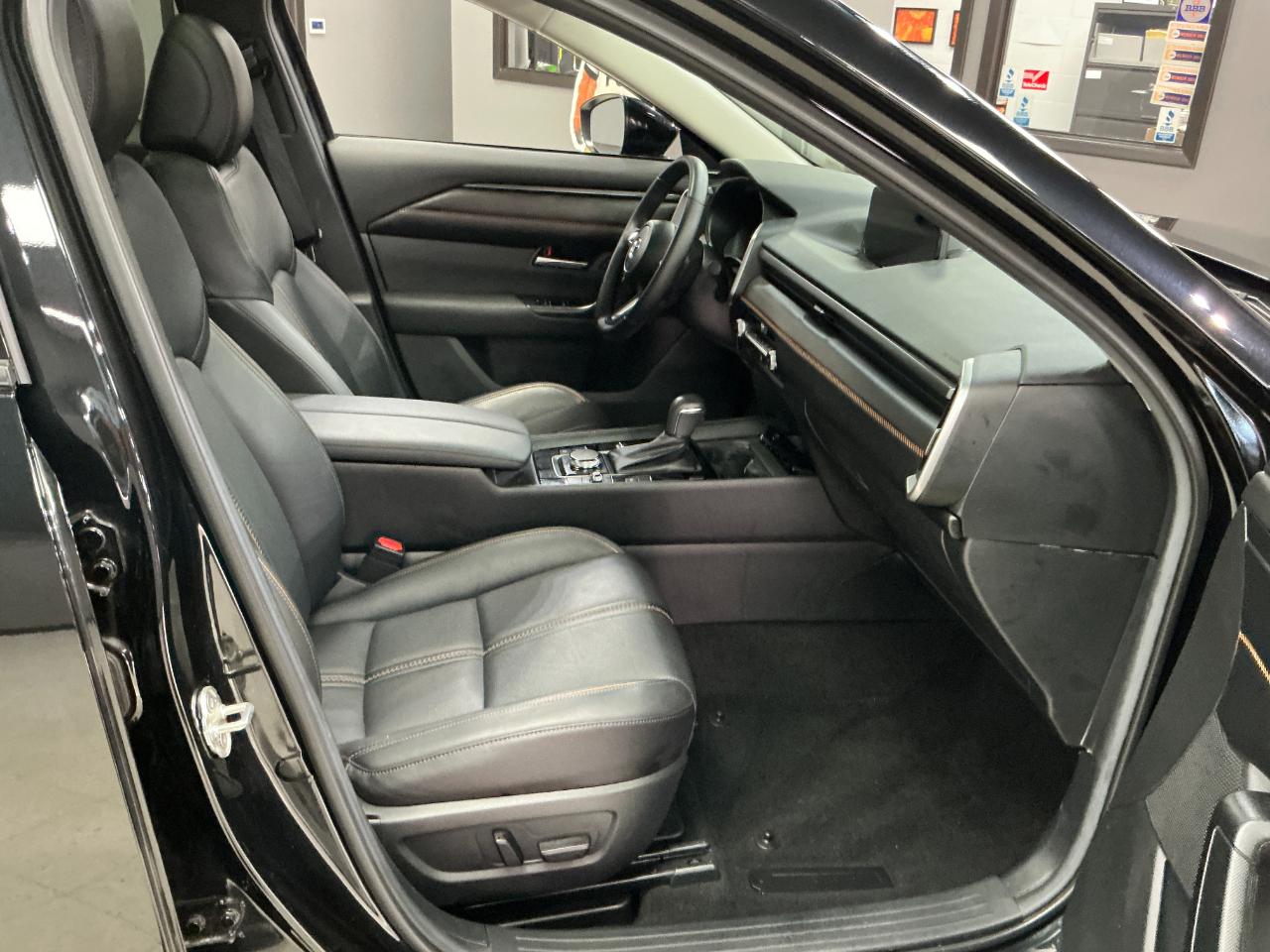 Mazda CX-50 Hybrid Premium Package AWD 2025