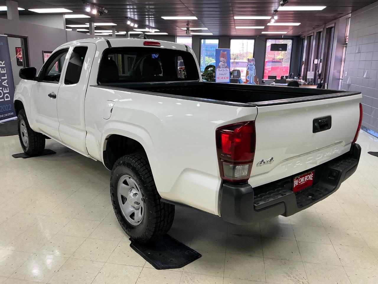 Toyota Tacoma 4WD SR Access Cab 6' Bed I4 AT (Natl) 2022