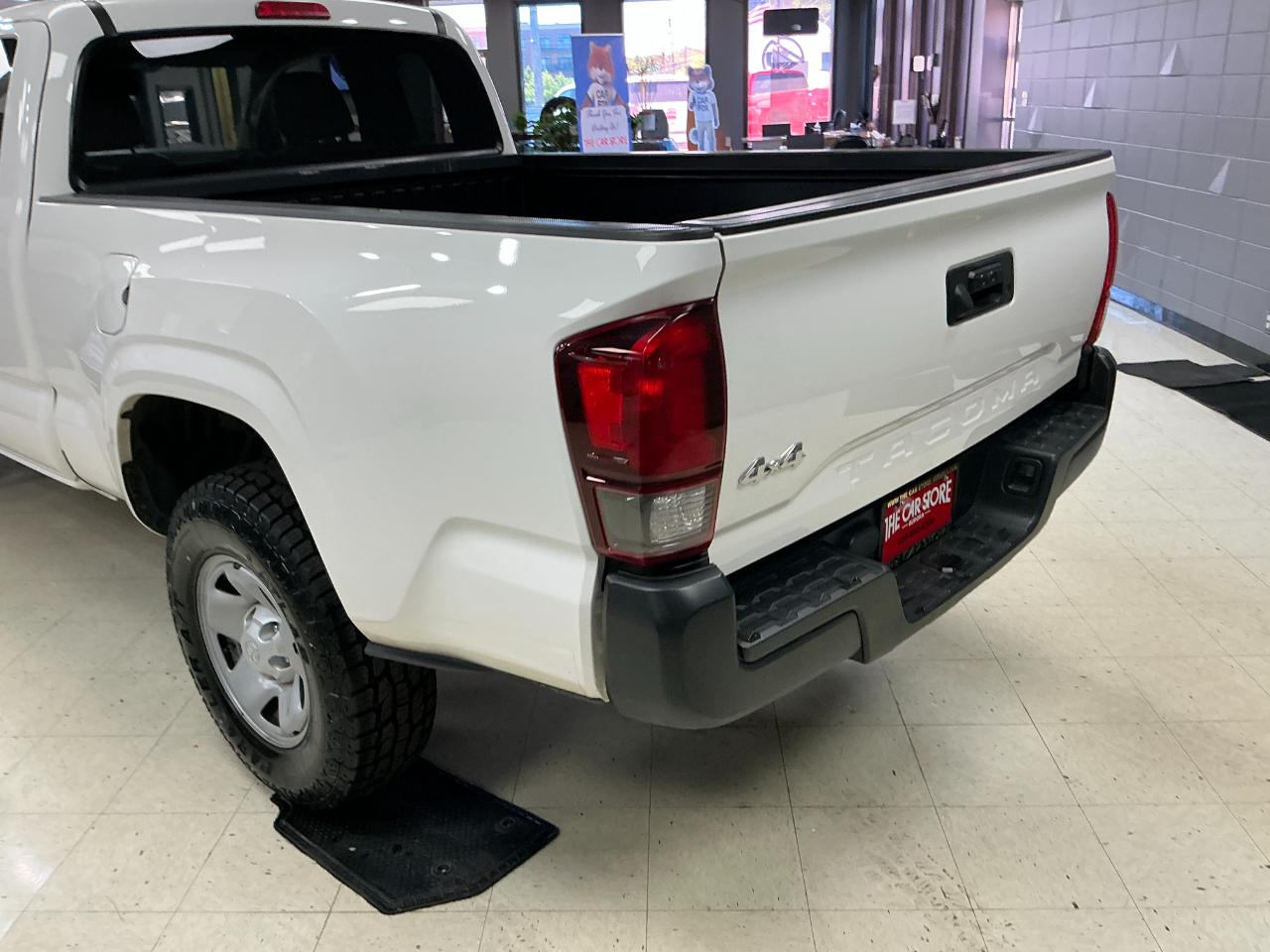 Toyota Tacoma 4WD SR Access Cab 6' Bed I4 AT (Natl) 2022